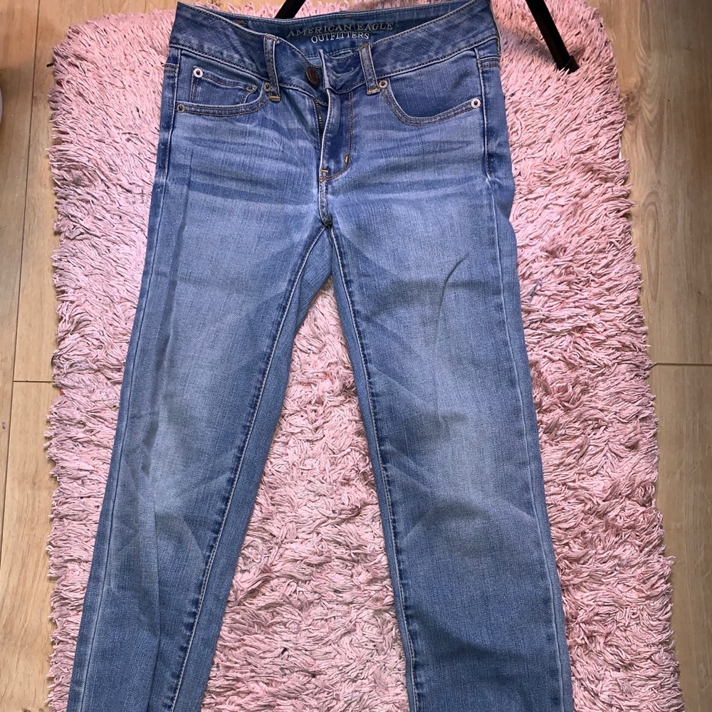 AMERICAN EAGLE JEANS
